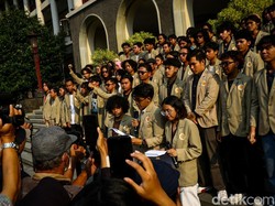 Mahasiswa UGM soal Alasan Geruduk Acara Diskusi: Bawa Pejabat ke Jalan