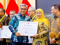 Pemprov Jatim Terima Penghargaan dari KPK, Khofifah: Hasil Kerja Seluruh ASN