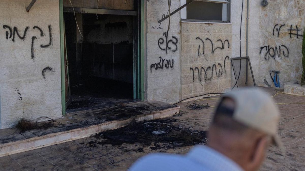 FOTO: Pemukim Israel Berulah Bakar Masjid di Tepi Barat Palestina