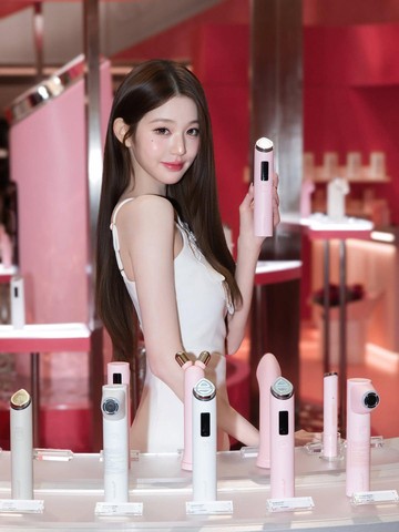 5 Potret Wonyoung IVE Saat Hadiri Medicube Pink Glow Tech Lounge