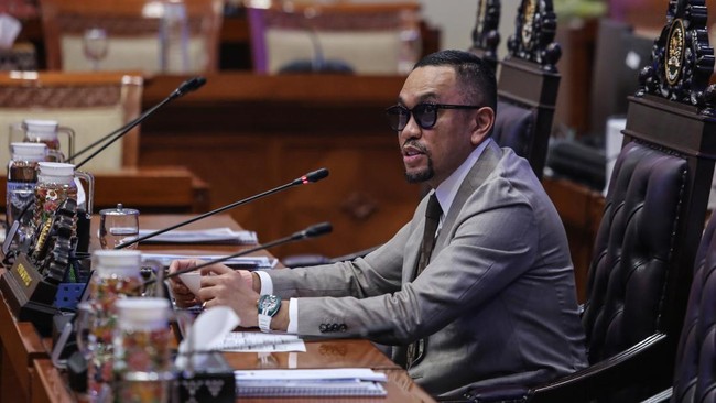 Wakil Ketua Komisi III DPR Ahmad Sahroni memimpin rapat kerja dengan Ketua KPK dan Kepala BNN di Kompleks Parlemen, Senayan, Jakarta, Rabu (17/6/2026). Rapat tersebut membahas Rencana Kerja dan Anggaran Kementerian Negara/Lembaga (RKA K/L), Rencana K
