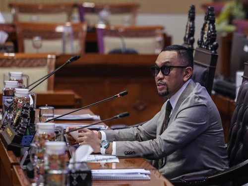 Wakil Ketua Komisi III DPR Ahmad Sahroni memimpin rapat kerja dengan Ketua KPK dan Kepala BNN di Kompleks Parlemen, Senayan, Jakarta, Rabu (17/6/2026). Rapat tersebut membahas Rencana Kerja dan Anggaran Kementerian Negara/Lembaga (RKA K/L), Rencana K