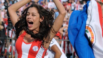 Liputan Olahraga CNN Sport : FOTO: 6 Fans Wanita Paling Fenomenal dalam Sejarah Piala Dunia