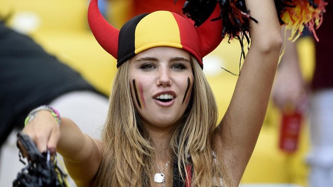 Axelle Despiegelaere adalah suporter timnas Belgia yang viral di Piala Dunia 2014. Setelah viral di Brasil 2014, Axelle Despiegelaere mendapat kontrak dari sejumlah produk ternama internasional untuk menjadi bintang iklan.