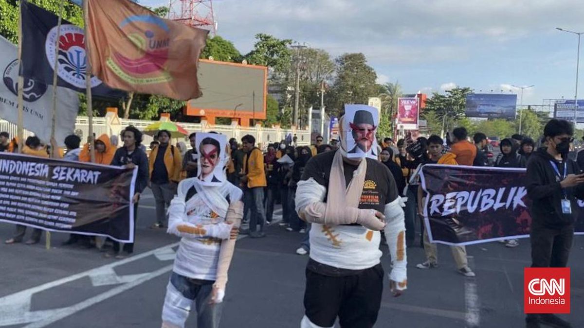 Aksi Teatrikal Warnai Demo Mahasiswa di Makassar