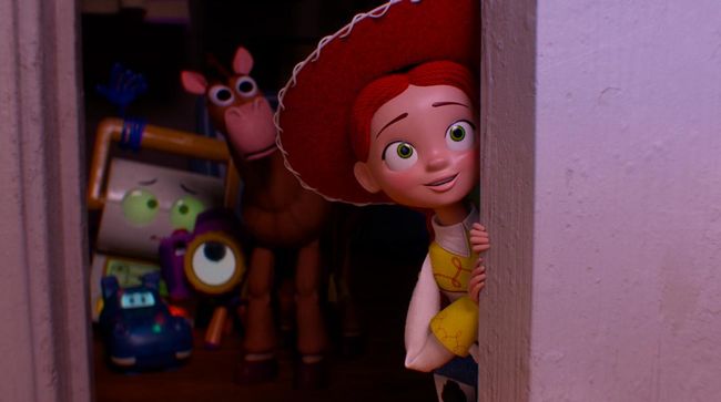 Kisah Woody dan Buzz serta para mainan yang bisa hidup dan berpetualang kembali hadir dalam Toy Story 5. © 2026 Disney/Pixar. All Rights Reserved.