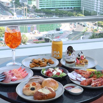 Ide Hangout di Weekend: Nikmati Kuliner dengan Pemandangan Indah Rooftop Jakarta