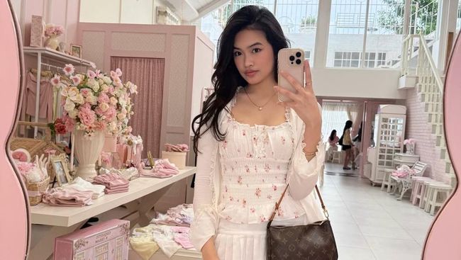 Jalani Hidup Masing-masing, Ini 7 Potret Aqila Zhavira Usai Putus dengan Betrand Peto