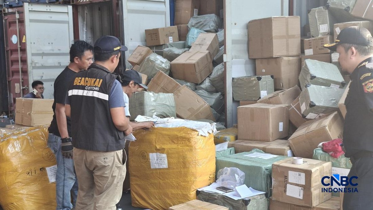 Operasi 'Jalur Merah' Bea Cukai, Temukan Daging Beku - Dinamo Molis