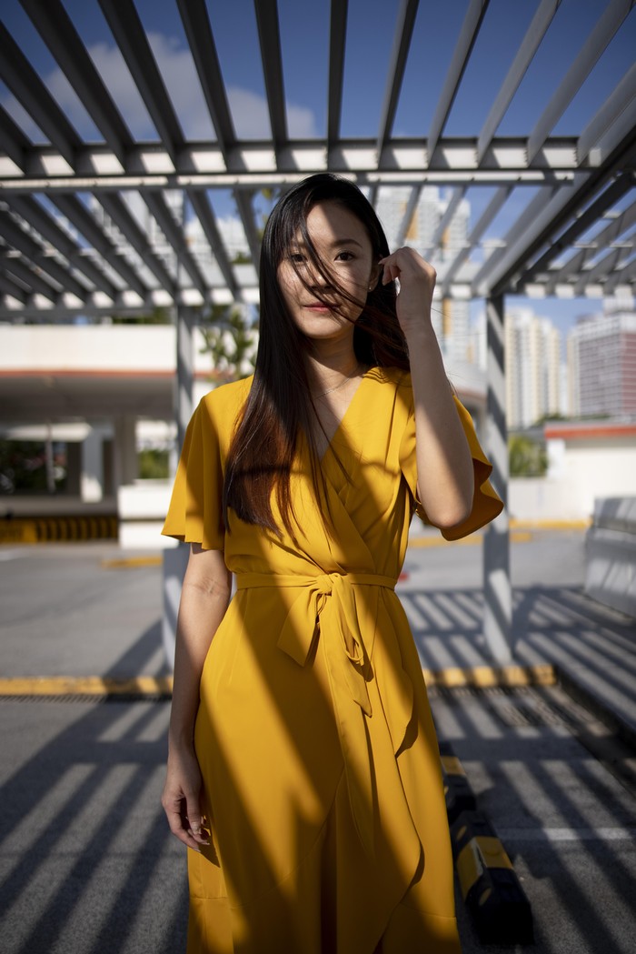Orang yang menyukai warna kuning adalah seorang pemikir yang andal dan cekatan. Mereka selalu satu langkah lebih maju dibanding orang lain karena pemikirannya yang brilian.