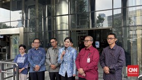 Dewan Komisioner Otoritas Jasa Keuangan (OJK) menyambangi Komisi Pemberantasan Korupsi (KPK) untuk membahas penguatan nota kesepahaman atau Memorandum of Understanding atau MoU atas tugas dan fungsi masing-masing lembaga.