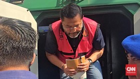 Kejagung memeriksa eks Wakil Kepala BGN, Sony Sonjaya, terkait kasus korupsi program MBG. Sebelumnya, Sony ajukan permohonan Justice Collaborator.