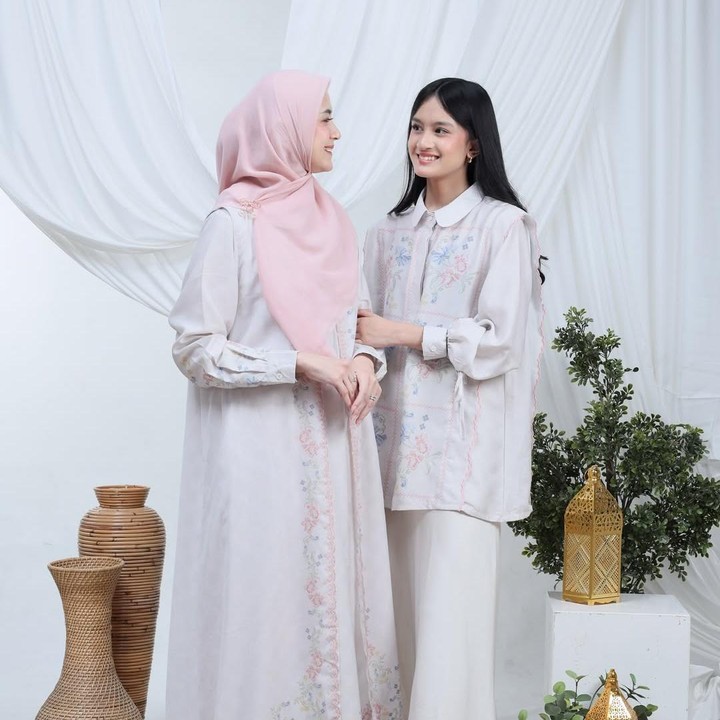 <p>Namun, lantaran sang anak masih duduk di bangku SMP, Shandy mengaku belum mengizinkan putrinya terjun ke dunia entertain. &ldquo;Jadi, Diva itu fokus sekolah dulu. Jadi, aku pengen anak-anak aku memang fokus sekolah dulu, udah beres baru (fokus model). Takut sekolahnya terbengkalau, takut khwatir dengan pergaulan. Itu banyak banget ketakutan aku sebagai seorang ayah,&rdquo; ungkap Shandy.&nbsp;(Foto: Instagram @phylsapicaa)</p>