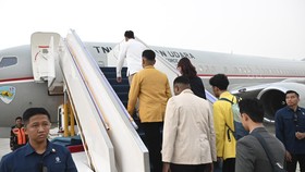 Wakil Presiden (Wapres) Gibran Rakabuming mengajak perwakilan mahasiswa dalam kunjungan kerja ke Ende, Nusa Tenggara Timur, Gorontalo, dan Papua sebagai bagian dari upaya pemerintah memperkuat pengawasan serta menyempurnakan tata kelola program Makan