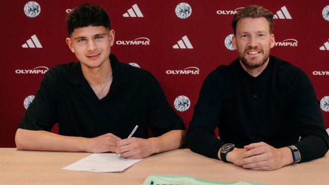 Ajax Amsterdam mempermanenkan kiper muda keturunan Indonesia, Giovanni van der Wijst, Kamis (18/6). (Tangkapan Layar Instagram @afcajax
