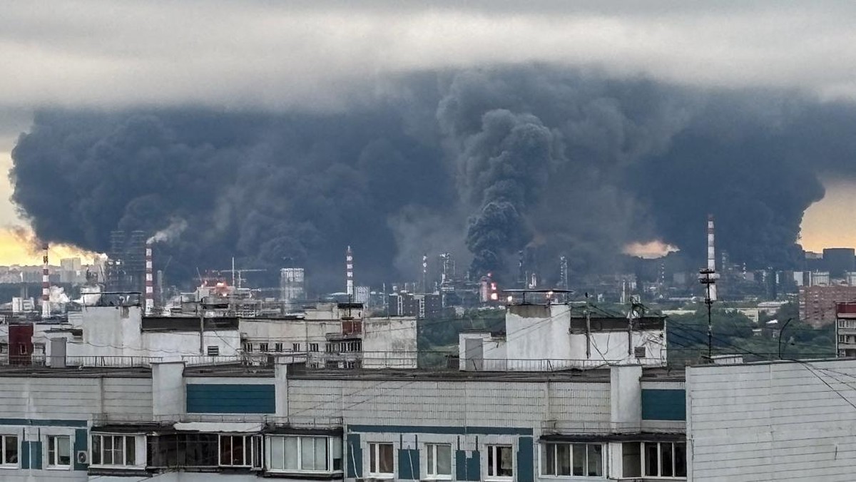 Ukraina Tembak 200 Drone ke Moskow, 4 Bandara Internasional Kena