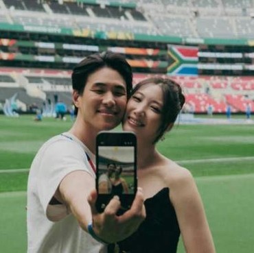 Bikin Baper! Ejae Pamer Foto Mesra Bareng Tunangan Usai Tampil di Opening Piala Dunia