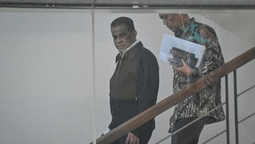 FOTO: Bos Maktour Fuad Hasan Masyhur Diperiksa KPK Kasus Kuota Haji
