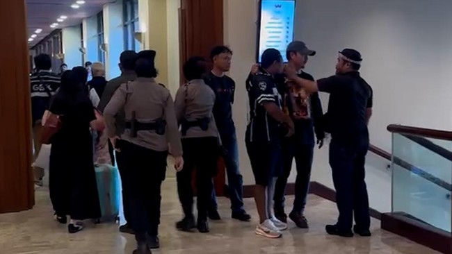 Pengadilan Negeri Jakarta Pusat eksekusi lahan Hotel Sultan di GBK dengan pengawasan dan pengamanan aparat. 