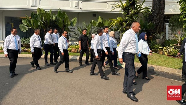Presiden RI Prabowo Subianto memanggil jajaran direksi bank Himpunan Bank Milik Negara (Himbara) ke Istana Kepresidenan Jakarta, Kamis (18/6).