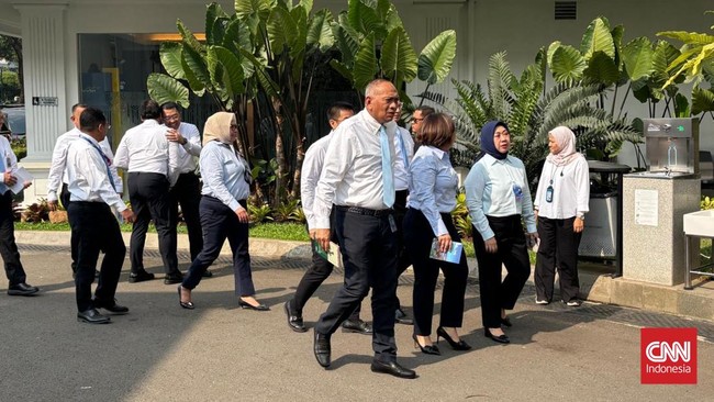 Presiden RI Prabowo Subianto memanggil jajaran direksi bank Himpunan Bank Milik Negara (Himbara) ke Istana Kepresidenan Jakarta, Kamis (18/6).