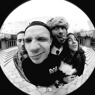 Lirik Lagu Sick Love - Red Hot Chili Peppers