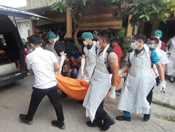 Awal Mula Terungkap Wanita Diduga ODGJ Temani Mayat Suami di Serang