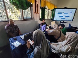 SPMB Kota Cirebon Online, Ortu Tetap Datang ke Sekolah