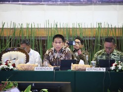 Wamendagri Tekankan Sinergi Antarwilayah untuk Kendalikan Karhutla