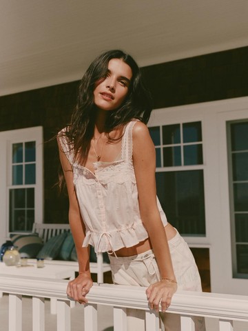 Abercrombie & Fitch Rayakan Musim Panas dengan 