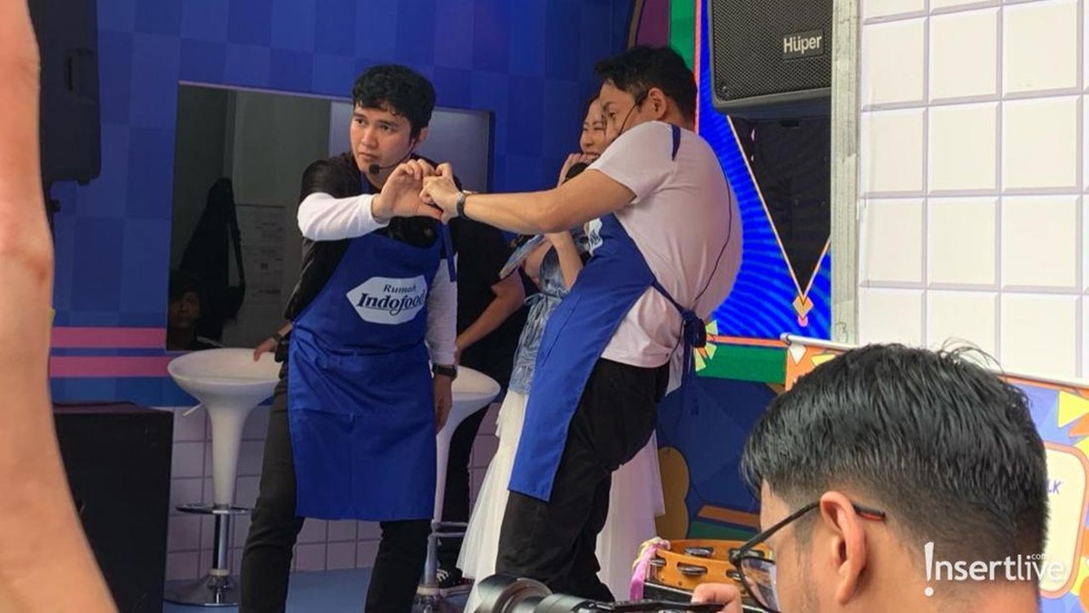 Aldi Taher dan Chef Hideki duel masak