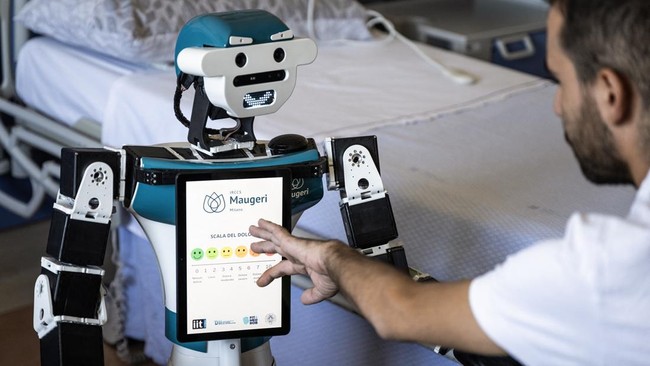 Kini ia menjadi jantung dari uji klinis pilot bernama Fit4MedRob yang didanai program pendamping Rencana Pemulihan Nasional Italia.