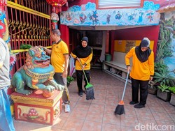 Sambut Hari Bhayangkara, Polisi Sidoarjo Bakti Religi di Kelenteng-Gereja