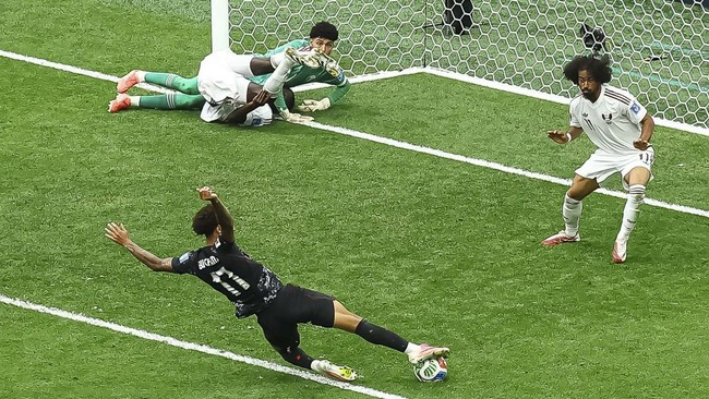 Soccer Football - FIFA World Cup 2026 - Group B - Canada v Qatar - BC Place, Vancouver, Canada - June 18, 2026
Canada's Tajon Buchanan shoots at goal REUTERS/Albert Gea