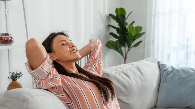 Cara Mengenali Orang Yang Lebih Bahagia Dari Kebiasaan Merawat Emosinya