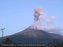 Gunung Lewotobi Laki-laki Meletus Lagi, Muntahkan Kolom Abu 1 Km