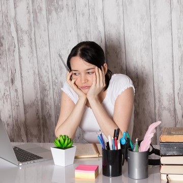 3 Zodiak yang Suka Bersikap Paling Keras pada Dirinya Sendiri