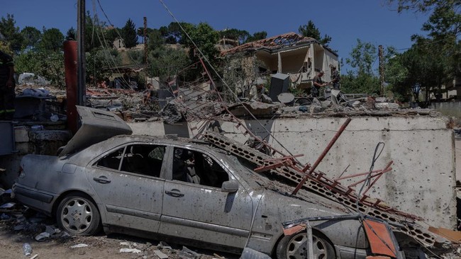 Members of the government-run Lebanese Civil Defense, the country's primary firefighting, first aid, and rescue force, inspect their headquarters in Nabatieh, Lebanon, June 17, 2026, following the deal between the United States and Iran. The headquar