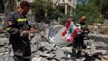 FOTO: Israel Tetap Serang Lebanon Meski AS-Iran Damai