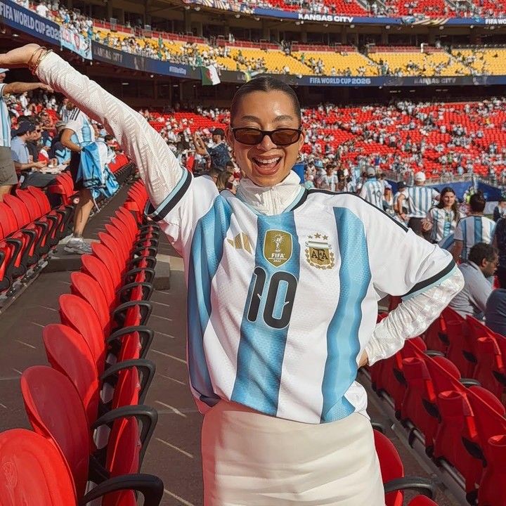 <p>Para figur publik Tanah Air tampaknya tak ingin melewatkan kesempatan untuk nonton langsung Piala Dunia 2026 di Amerika Serikat (AS), salah satunya adalah Jennifer Bachdim, Bunda. (Foto: Instagram @jenniferbachdim)</p>