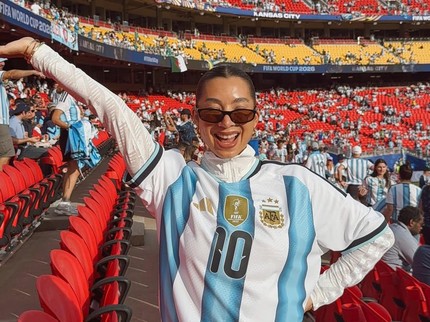 Curi Perhatian, 5 Potret Gaya Jennifer Bachdim Nonton Langsung Piala Dunia 2026 di AS