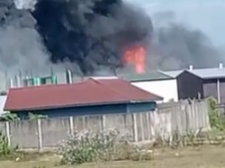 Kebakaran di Kawasan Pergudangan Parangloe Makassar, Damkar Dikerahkan