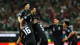 Soccer Football - FIFA World Cup 2026 - Group A - Mexico v South Korea - Estadio Guadalajara, Guadalajara, Mexico - June 18, 2026 Mexico's Luis Romo celebrates scoring their first goal with Jorge Sanchez, Raul Jimenez, Julian Quinones, Johan Vasquez,
