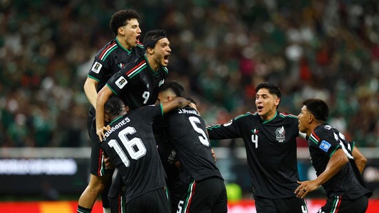 Soccer Football - FIFA World Cup 2026 - Group A - Mexico v South Korea - Estadio Guadalajara, Guadalajara, Mexico - June 18, 2026 Mexico's Luis Romo celebrates scoring their first goal with Jorge Sanchez, Raul Jimenez, Julian Quinones, Johan Vasquez,