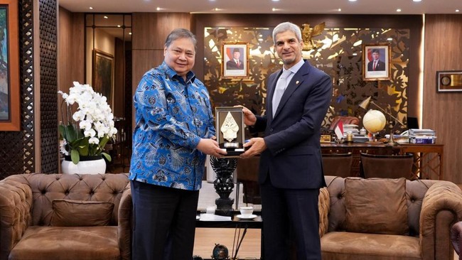 Airlangga Bertemu Dubes Kuwait, Bahas Eksplorasi Migas KUFPEC di RI