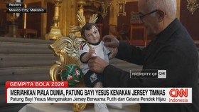 Meriahkan Piala Dunia, Patung Bayi Yesus Kenakan Jersey Timnas