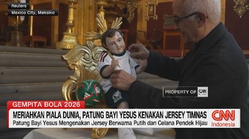 VIDEO: Meriahkan Piala Dunia, Patung Bayi Yesus Kenakan Jersey Timnas