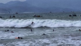 Pantai Matahari Cikembang, Sukabumi, Jawa Barat.