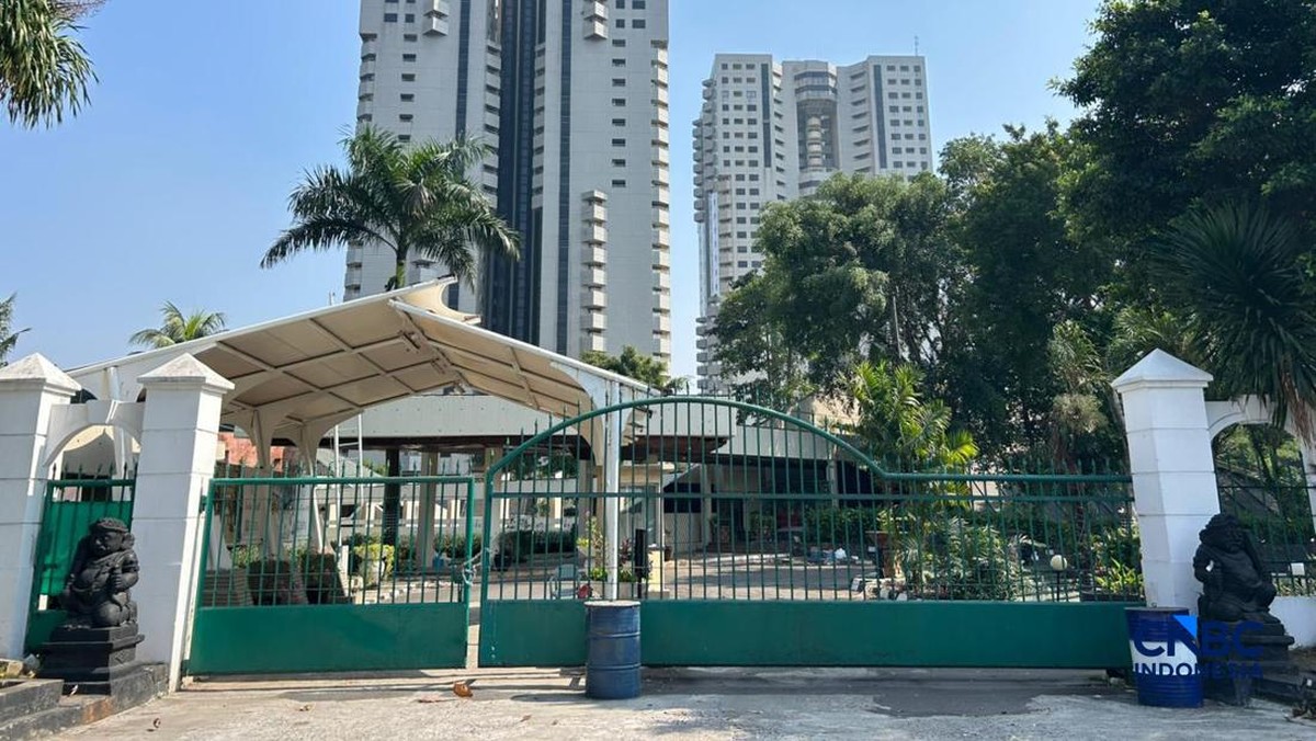 Curhat Pekerja Harian Eks Hotel Sultan Waswas Soal Nasibnya