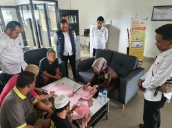 Polisi Limpahkan 4 Tersangka Pengoplos LPG Subsidi ke Kejari Pangkalpinang